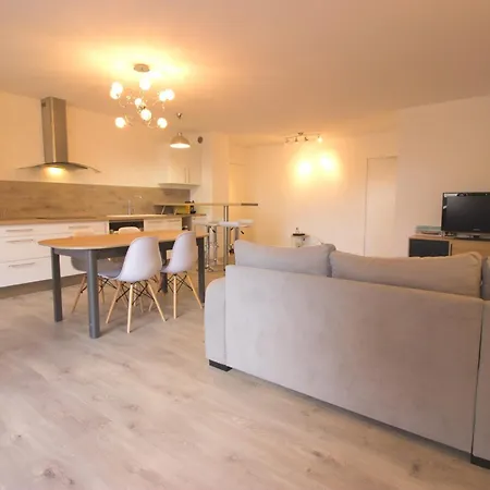 Les Pins Center - 6 People Apartment *