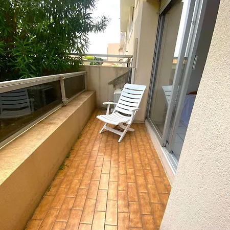 Apartment Les Pins Center - 6 People